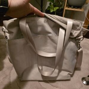 Simple Modern Medium Tote